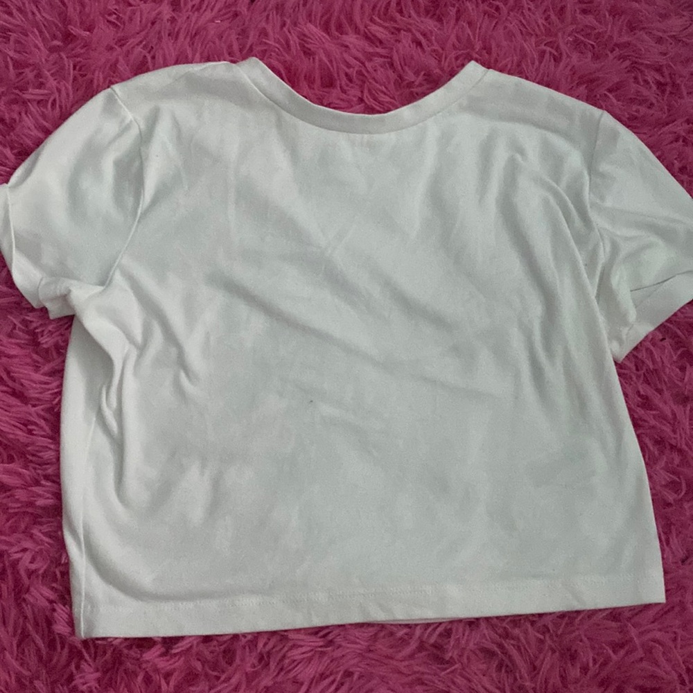 plain white top